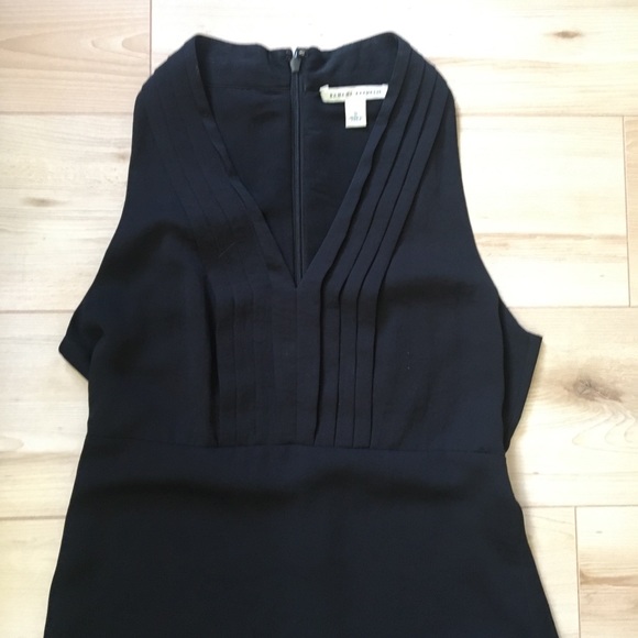 Banana Republic Sleeveless Top - Picture 2 of 5